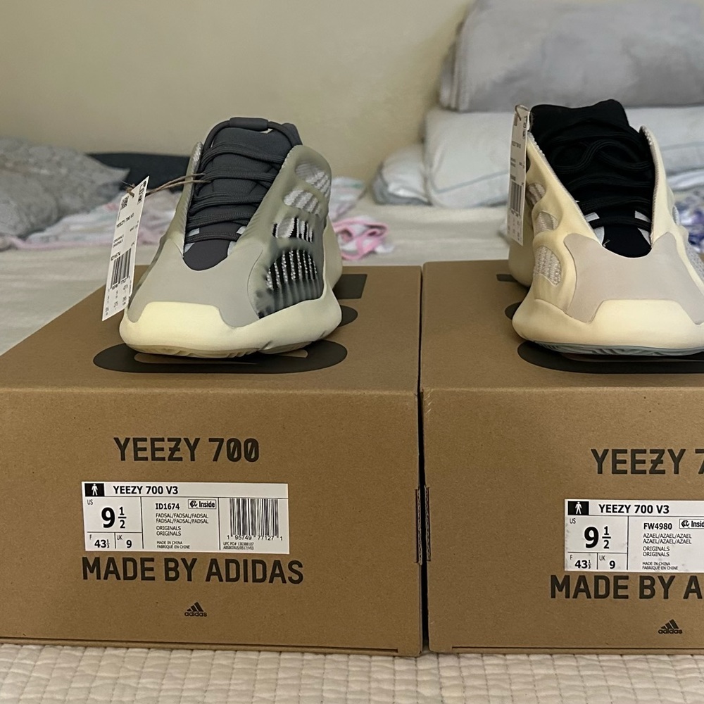 Yeezy 700 V3